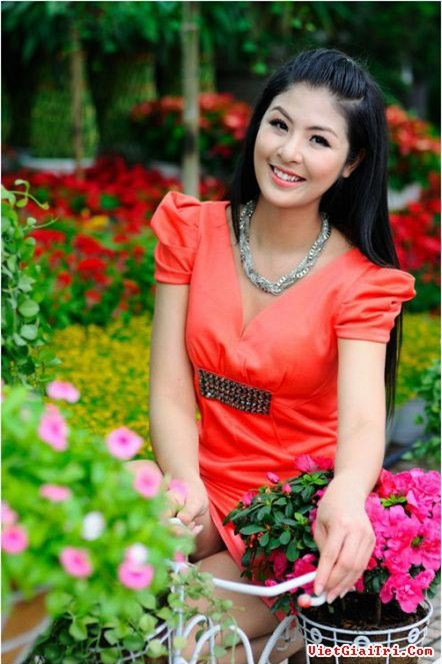 Nhờ biết cách duy trì vẻ đẹp tự nhiên mà Ngọc Hân ngày càng duyên dáng và chiếm được cảm tình của người hâm mộ.