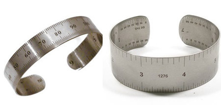 Chiếc vòng này có vẻ rất tiện dụng vì nó giống như một chiếc thước kẻ hình tròn