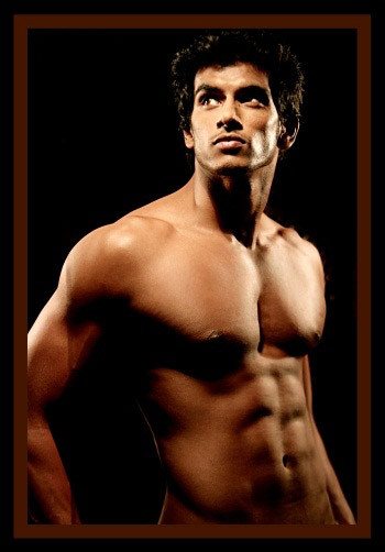 Đại diện Ấn Độ gây ấn tượng bởi làn da rám nắng, chiều cao 1m85 và thể hình chuẩn Đại diện Ấn Độ gây ấn tượng bởi làn da rám nắng, chiều cao 1m85 và thể hình chuẩn