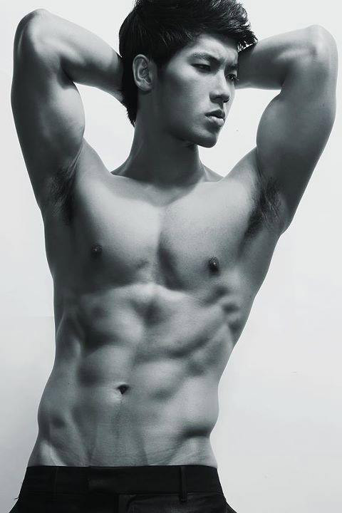 Trương Nam Thành của Việt Nam cũng sở hữu cơ bụng 6 múi ấn tượng Trương Nam Thành của Việt Nam cũng sở hữu cơ bụng 6 múi ấn tượng