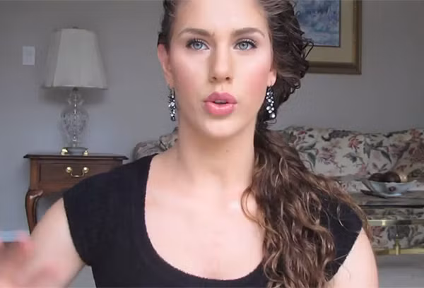 Cassy sau khi đã makeup.