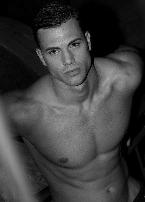 Đại diện đến từ nước Ý - Fabio Rondinelli không chỉ có gương mặt thu hút mà cơ thể cũng rất lực lưỡng Đại diện đến từ nước Ý - Fabio Rondinelli không chỉ có gương mặt thu hút mà cơ thể cũng rất lực lưỡng