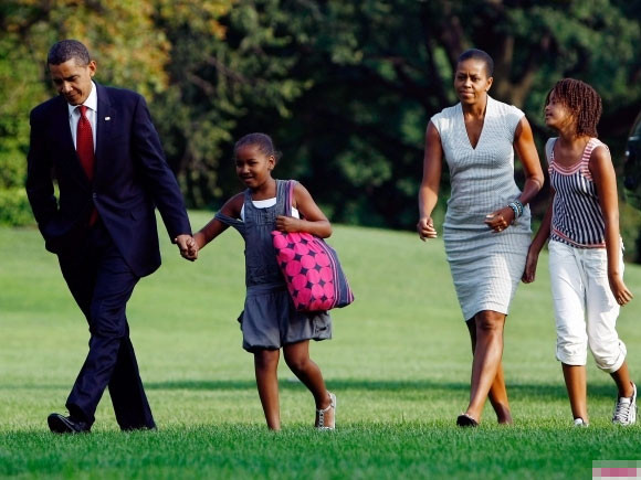 Cả gia đình Obama rất thời trang trong chuyến đi tới Grand Canyon vào tháng 8/2009 Cả gia đình Obama rất thời trang trong chuyến đi tới Grand Canyon vào tháng 8/2009