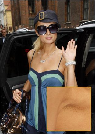 Cô nàng tiệc tùng Paris Hilton bận bịu đến mức quên cạo lông nách trước khi giơ tay cao để chào các nhiếp ảnh. Cô nàng tiệc tùng Paris Hilton bận bịu đến mức quên cạo lông nách trước khi giơ tay cao để chào các nhiếp ảnh.