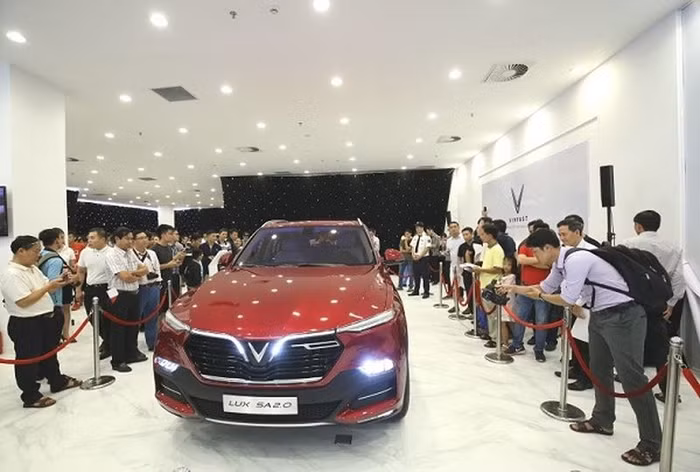 Ô tô của Vinfast lần đầu ra mắt giới thiệu được công chúng đón nhận và đánh giá rất cao trước thiết kế tinh tế, đẳng cấp.