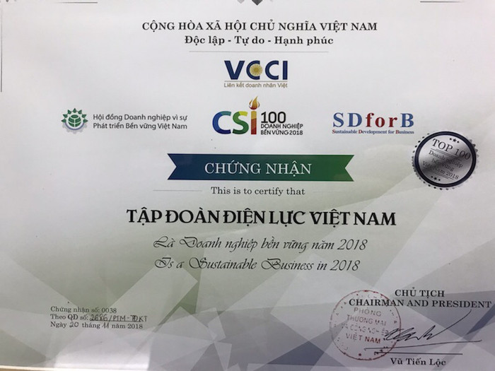 Với sự nỗ lực không ngừng của lãnh đạo, cán bộ, nhân viên Tập đoàn điện lực Việt Nam được vinh danh Doanh nghiệp bền vững Việt Nam năm 2018. Ảnh: EVN. Với sự nỗ lực không ngừng của lãnh đạo, cán bộ, nhân viên Tập đoàn điện lực Việt Nam được vinh danh Doanh nghiệp bền vững Việt Nam năm 2018. Ảnh: EVN.