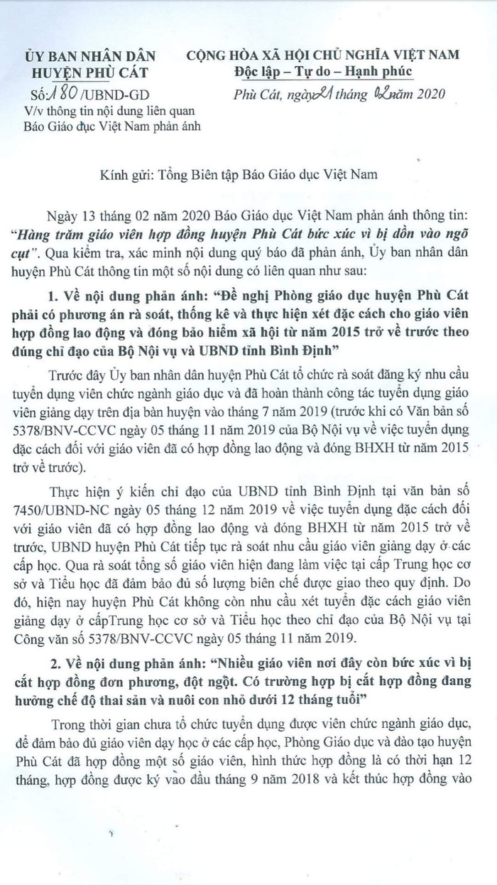 Giáo viên không đồng tình với trả lời của Ủy ban Nhân dân huyện Phù Cát (Ảnh:V.N) Giáo viên không đồng tình với trả lời của Ủy ban Nhân dân huyện Phù Cát (Ảnh:V.N)