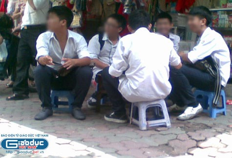 Học sinh nói bậy, chửi tục là do ảnh hưởng từ người lớn. (Ảnh minh họa trên giaoduc.net.vn) Học sinh nói bậy, chửi tục là do ảnh hưởng từ người lớn. (Ảnh minh họa trên giaoduc.net.vn)