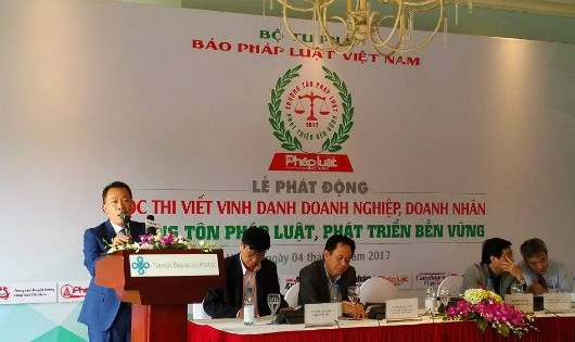 Tới dự và phát động cuộc thi, Tiến sĩ Đào Văn Hội, Tổng biên tập Báo Pháp luật Việt Nam, Trưởng Ban tổ chức kêu gọi sự chung tay của các nhà báo, các nhà tài trợ để cuộc thi thành công tốt đẹp. (Ảnh: Phapluatplus.vn) Tới dự và phát động cuộc thi, Tiến sĩ Đào Văn Hội, Tổng biên tập Báo Pháp luật Việt Nam, Trưởng Ban tổ chức kêu gọi sự chung tay của các nhà báo, các nhà tài trợ để cuộc thi thành công tốt đẹp. (Ảnh: Phapluatplus.vn)