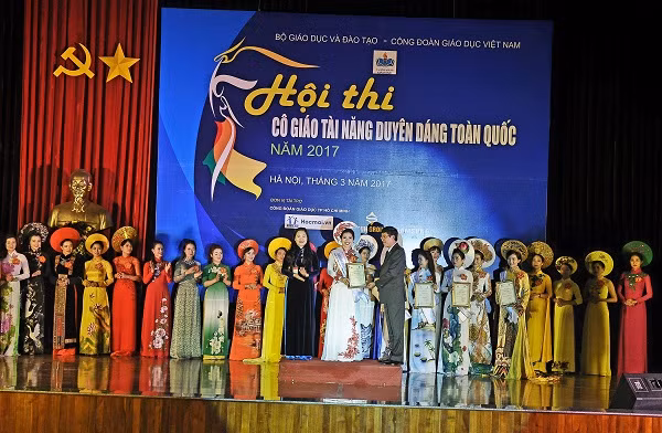 Cô Hiền tại cuộc thi Cô giáo tài năng duyên dáng. (Ảnh tác giả cung cấp)