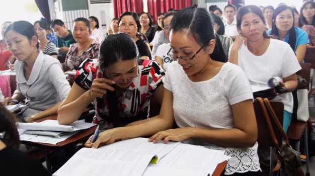 Đào tạo giáo viên là bài toán đặt ra khi áp dụng chương trình giáo dục phổ thông mới. (Ảnh minh họa: Tuoitre.vn)