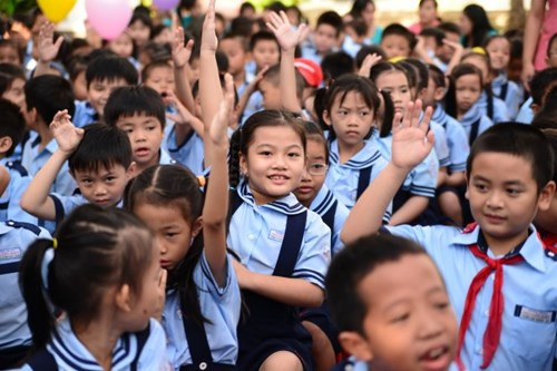 Thầy Trần Trí Dũng nêu ý kiến về việc xây dựng phẩm chất, năng lực cho học sinh. (Ảnh minh họa: Tuoitre.vn) Thầy Trần Trí Dũng nêu ý kiến về việc xây dựng phẩm chất, năng lực cho học sinh. (Ảnh minh họa: Tuoitre.vn)