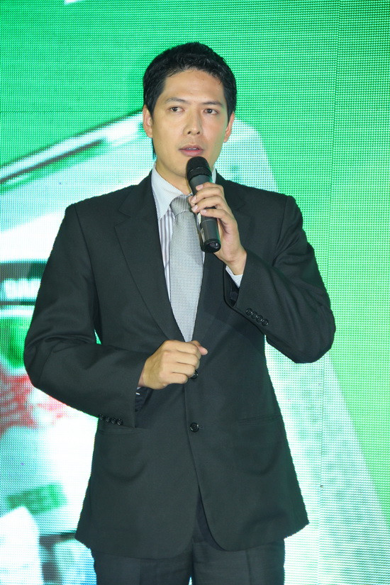 Chỉ còn khoảng 2 tháng nữa, bà xã Anh Thơ sẽ lâm bồn, nhưng đây mới là lần đầu tiên Bình Minh tiết lộ vợ mang thai con gái. Có thêm "công chúa", Bình Minh vẫn vui chứ không buồn, bởi với anh con nào cũng là con, và ông bố nổi tiếng có thêm cơ hội sắm sanh cho 2 nàng "công chúa" cùng lúc. (Theo VietNamNet) Chỉ còn khoảng 2 tháng nữa, bà xã Anh Thơ sẽ lâm bồn, nhưng đây mới là lần đầu tiên Bình Minh tiết lộ vợ mang thai con gái. Có thêm "công chúa", Bình Minh vẫn vui chứ không buồn, bởi với anh con nào cũng là con, và ông bố nổi tiếng có thêm cơ hội sắm sanh cho 2 nàng "công chúa" cùng lúc. (Theo VietNamNet)