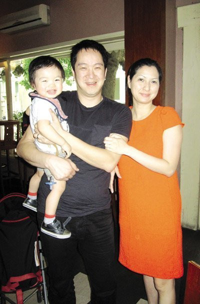 "Thời gian đầu khi mới chia tay Thu Phương, tôi không tập trung được vào bất kỳ việc gì hết vì những dây dưa tình cảm chưa thể dứt bỏ ngay. Rất may, sau đó tôi đã lấy lại được thăng bằng và vượt qua mọi khó khăn", Huy MC bộc bạch về cuộc tình đã xa với Thu Phương.