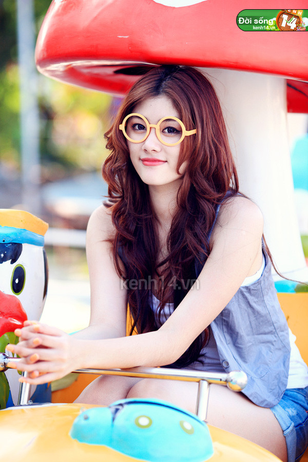 Phạm Huỳnh Thủy Tiên (Huỳnh Tiên) là mẫu teen cao 1m82 cho biết: đang siêng năng luyện tập để có thể tự tin đăng ký tham gia cuộc thi Hoa hậu Việt Nam khi tròn 18 tuổi. Phạm Huỳnh Thủy Tiên (Huỳnh Tiên) là mẫu teen cao 1m82 cho biết: đang siêng năng luyện tập để có thể tự tin đăng ký tham gia cuộc thi Hoa hậu Việt Nam khi tròn 18 tuổi.