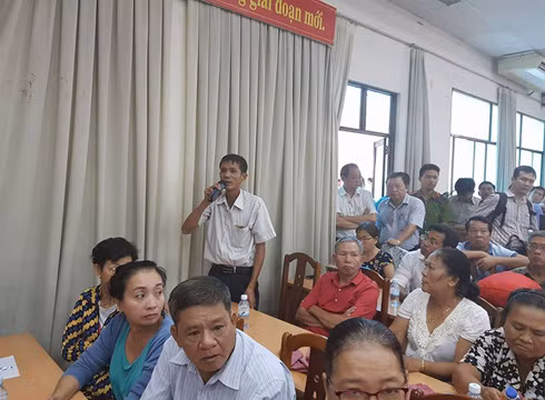 Cử tri quận 2 bức xúc nêu ý kiến với các đại biểu Quốc hội thành phố (ảnh: P.L) Cử tri quận 2 bức xúc nêu ý kiến với các đại biểu Quốc hội thành phố (ảnh: P.L)