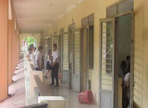 Sự việc nhận được sự quan tâm rất lớn của học sinh Trường Trần Quang Khải chiều ngày 11/5 (Ảnh: P.L) Sự việc nhận được sự quan tâm rất lớn của học sinh Trường Trần Quang Khải chiều ngày 11/5 (Ảnh: P.L)