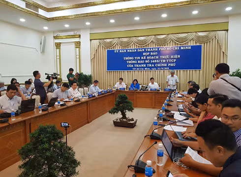 Buổi họp báo về các vấn đề quy hoạch ở Thủ Thiêm thu hút rất đông báo giới tham dự (ảnh: P.L)