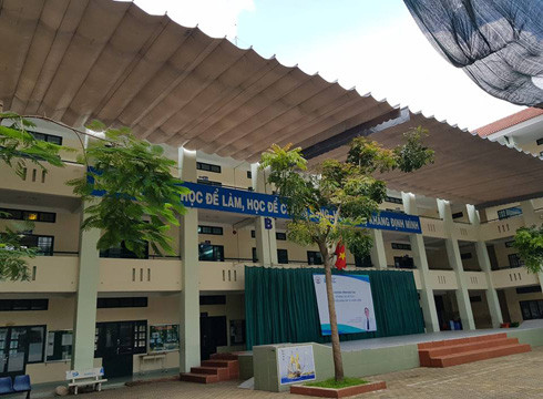 Mái che di động nhà trường làm hết 59,6 triệu đồng (ảnh: P.L) Mái che di động nhà trường làm hết 59,6 triệu đồng (ảnh: P.L)