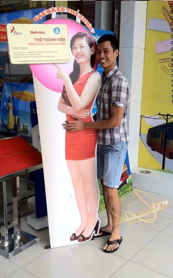 Nhìn qua cứ tưởng...