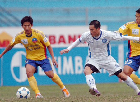 Công Vinh đã có một trận đấu xuất sắc Công Vinh đã có một trận đấu xuất sắc