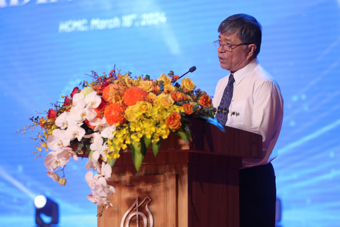 Ông Nguyễn Văn Hiếu - Giám đốc Sở Giáo dục và Đào tạo Thành phố Hồ Chí Minh phát biểu tại buổi lễ (ảnh: EMG) EMG2.jpg
