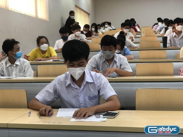 Thí sinh tham dự một kỳ thi đánh giá năng lực do Đại học Quốc gia Thành phố Hồ Chí Minh tổ chức (ảnh minh họa: V.D) gdvn-danhgianangluc.jpg