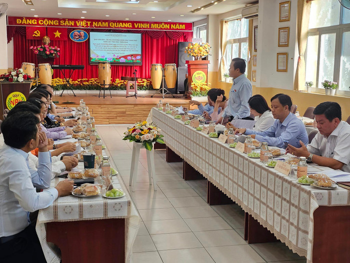 Toành cảnh buổi khảo sát được thực hiện tại Trường tiểu học Nguyễn Bỉnh Khiêm, Quận 1 vào sáng 19/3 (ảnh: V.D) gdvn_CAOTHANHBINHc.jpg