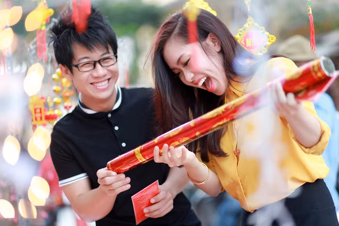 Anh lọt khá sâu vào các vòng sau với chất giọng ấm áp. Anh lọt khá sâu vào các vòng sau với chất giọng ấm áp.