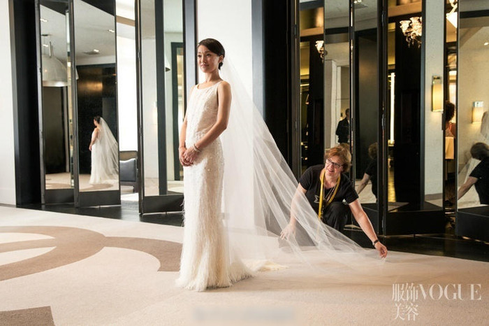 Châu Tấn xinh đẹp trong chiếc váy tinh tế, sang trọng