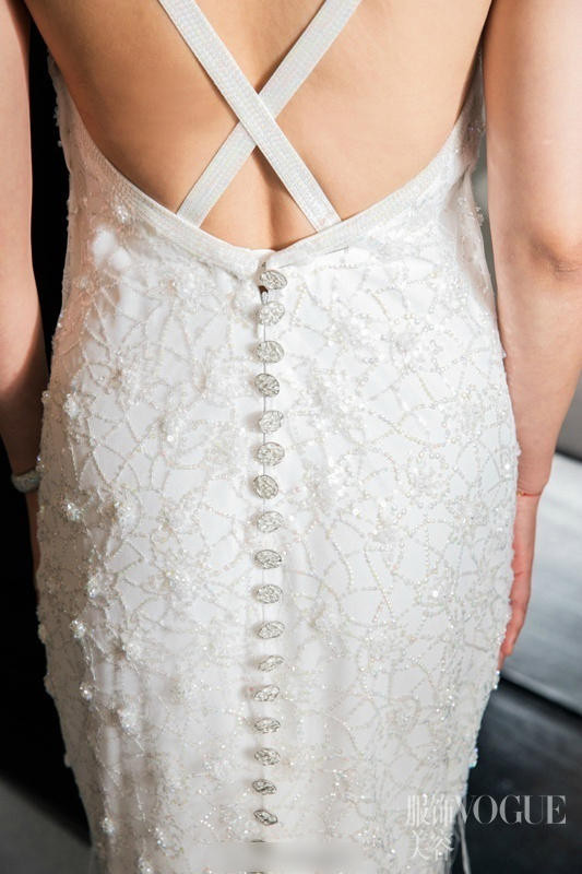 Váy cưới sang trọng hiệu Chanel được đính đá tinh tế