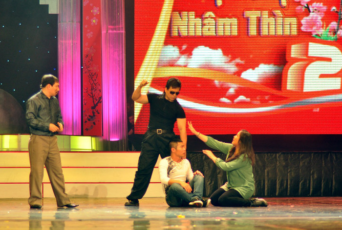 "Xuân phát tài 2" còn có sự tham dự của danh hài Công Lý, Quang Thắng. "Xuân phát tài 2" còn có sự tham dự của danh hài Công Lý, Quang Thắng.