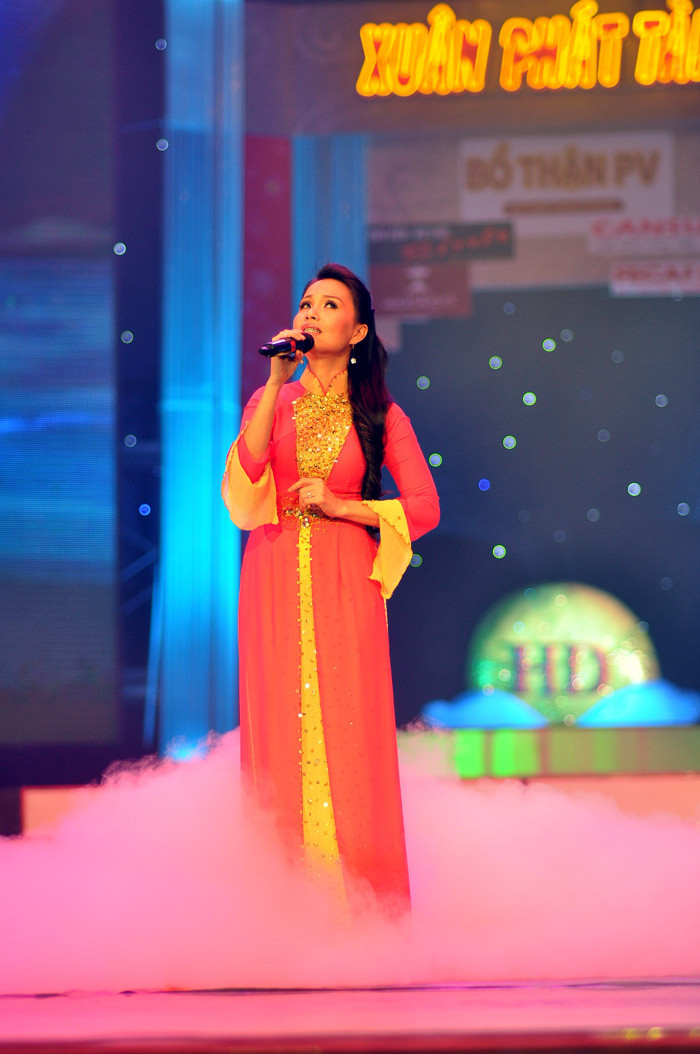 Cẩm Ly cũng góp mặt trong chương trình. Cẩm Ly cũng góp mặt trong chương trình.