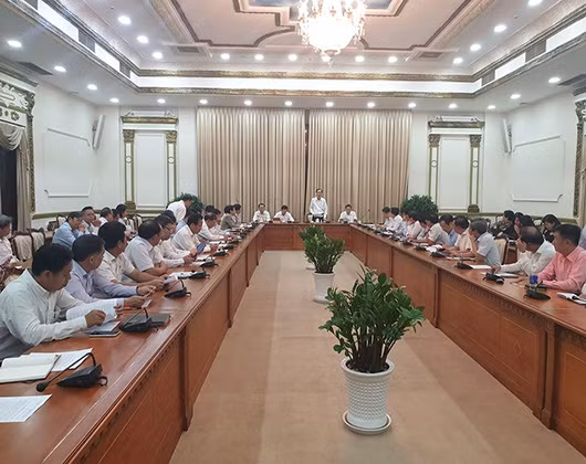 Buổi họp giữa lãnh đạo Thành phố Hồ Chí Minh và các trường đại học trên địa bàn vào ngày 6/3 (ảnh: P.L)