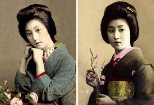 Chữ cái đầu trong tên của hai nhiếp ảnh gia hiện rõ ở góc trái của hai tấm hình.