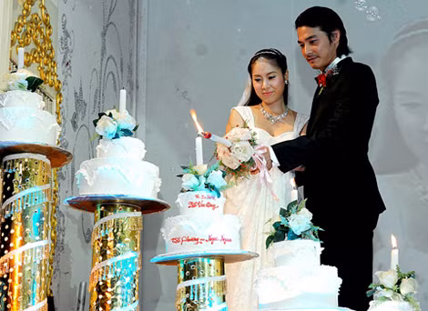 Nữ diễn viên Lê Phương khó có thể giấu bụng bầu vì cô đã tăng cân khá nhiều.