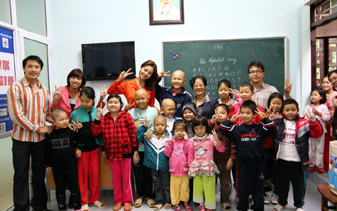 Cuối cùng là cả cô lẫn trò cùng....xì tin.