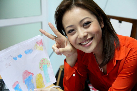 Cô giáo "xì tin" đầu tiên....