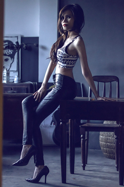 Bước vào tuổi 30, Thụy Anh hướng đến hình ảnh đơn giản, cá tính nhưng quyến rũ. Bước vào tuổi 30, Thụy Anh hướng đến hình ảnh đơn giản, cá tính nhưng quyến rũ.