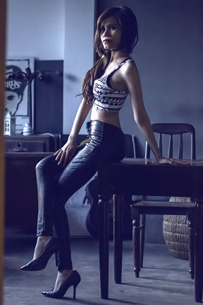 Bước vào tuổi 30, Thụy Anh hướng đến hình ảnh đơn giản, cá tính nhưng quyến rũ.