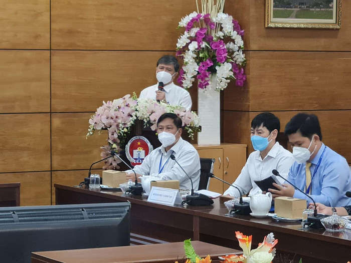 Ông Nguyễn Văn Hiếu phát biểu tại Hội nghị tổng kết năm học của ngành giáo dục Thành phố Hồ Chí Minh (ảnh: P.L)