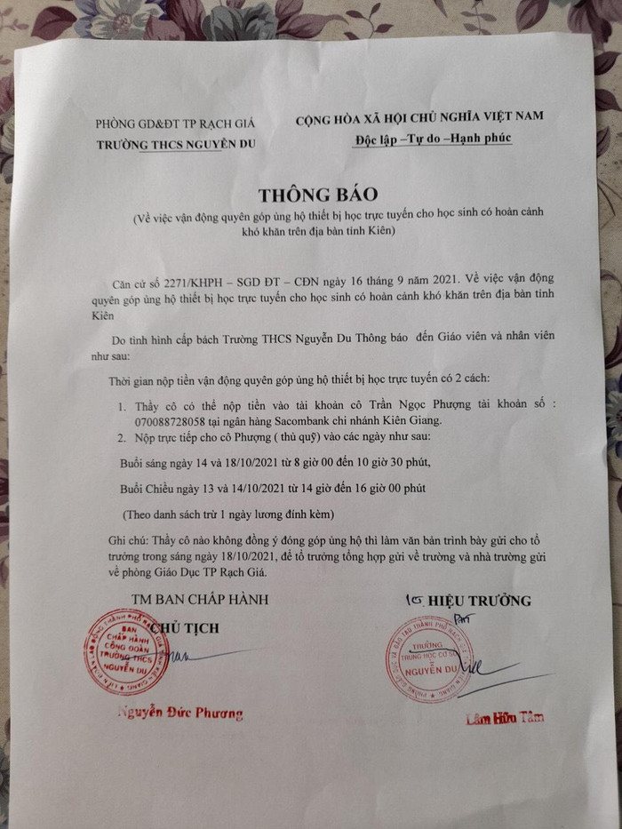 Thông báo quyên góp của Trường trung học cơ sở Nguyễn Du, thành phố Rạch Giá, Kiên Giang (Ảnh: P.L) Thông báo quyên góp của Trường trung học cơ sở Nguyễn Du, thành phố Rạch Giá, Kiên Giang (Ảnh: P.L)