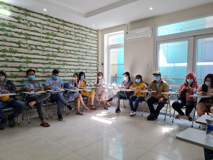 Hơn 20 phụ huynh có mặt tại buổi đối thoại trực tiếp với lãnh đạo trung tâm Pixar (Ảnh: P.L)