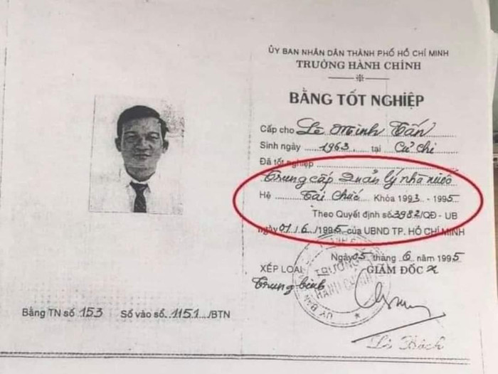 Bằng Trung cấp Quản lý Nhà nước của ông Tấn được cấp năm 1995 (Ảnh: CTV)