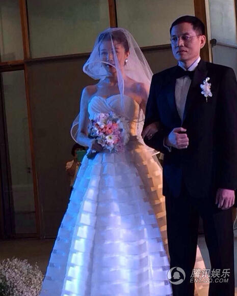 Đám cưới lần 2 của Tôn Phi Phi với chồng là giám đốc thuộc tập đoàn Lenovo Đám cưới lần 2 của Tôn Phi Phi với chồng là giám đốc thuộc tập đoàn Lenovo