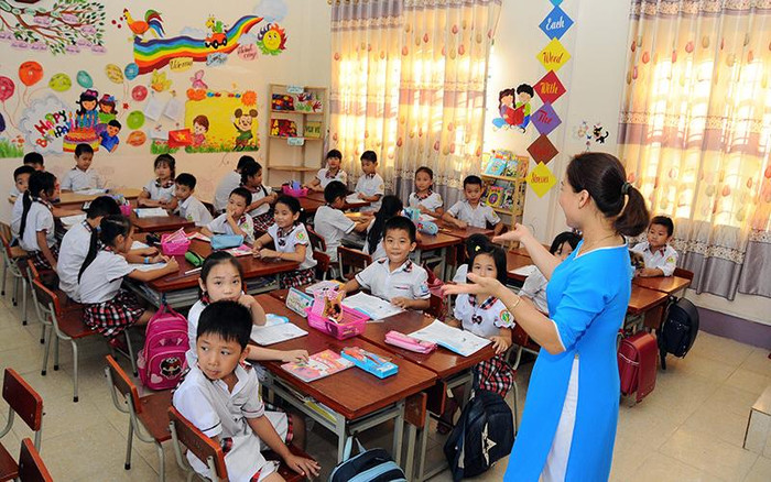 Từ ngày 1/1/2021, giáo viên nghỉ hưu trước tuổi sẽ được hưởng lương như thế nào? (Ảnh minh họa: Nhandan.com.vn) Từ ngày 1/1/2021, giáo viên nghỉ hưu trước tuổi sẽ được hưởng lương như thế nào? (Ảnh minh họa: Nhandan.com.vn)