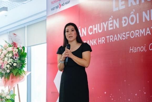 Bà Nikki Đặng Mỹ Quyên – Giám đốc Khối Quản trị Nguồn nhân lực.