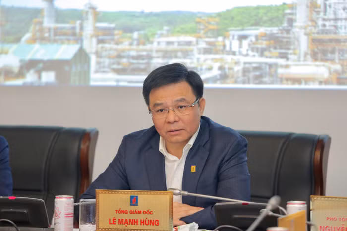 Ông Lê Mạnh Hùng - Tổng giám đốc Petrovietnam phát biểu tại buổi giao ban.