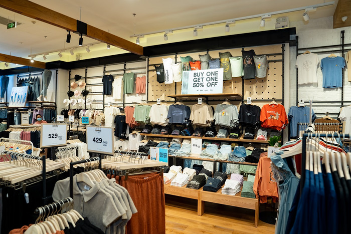 Các gian hàng bên trong Trung tâm thương mại đều đã chuẩn bị cho sự kiện khai trương với các ưu đãi đặc biệt. Các gian hàng bên trong Trung tâm thương mại đều đã chuẩn bị cho sự kiện khai trương với các ưu đãi đặc biệt.