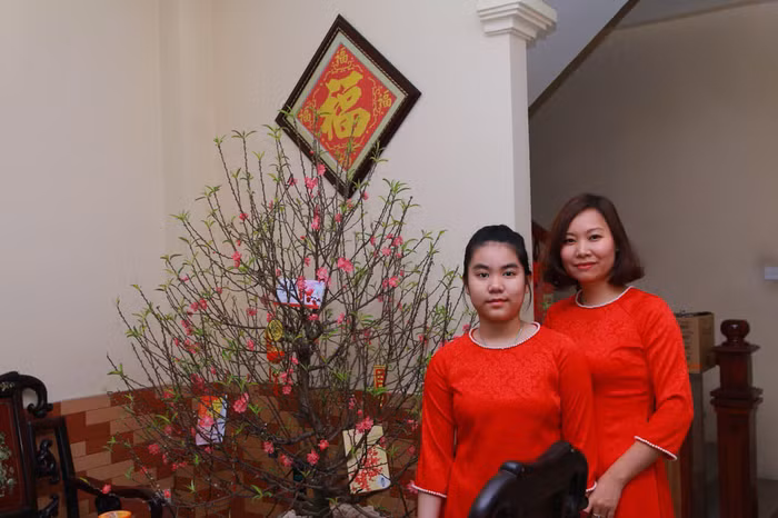 Chị Thu Hồng cho rằng: “Một lớp học nếu giáo viên nghiêm khắc, kỷ luật theo hướng tích cực trong học tập nhưng quan tâm, chăm sóc và hiểu tính cách của con mình, đó là một lớp học hạnh phúc”. (Ảnh: Nhân vật cung cấp) Chị Thu Hồng cho rằng: “Một lớp học nếu giáo viên nghiêm khắc, kỷ luật theo hướng tích cực trong học tập nhưng quan tâm, chăm sóc và hiểu tính cách của con mình, đó là một lớp học hạnh phúc”. (Ảnh: Nhân vật cung cấp)